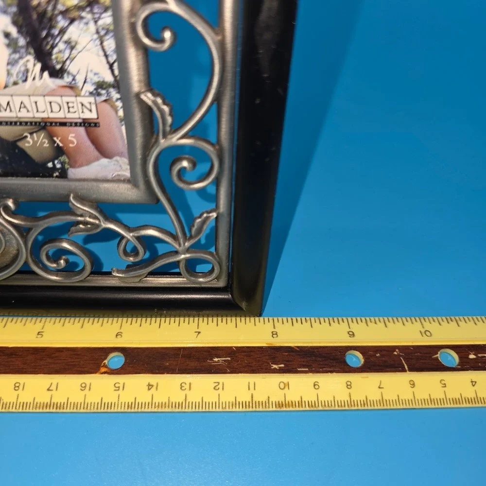 Malden‎ Family Picture Frame Silver Filigree Black Border 3.5x5 Tabletop Display
